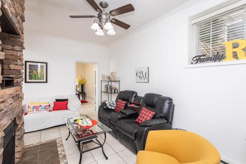 The Bee Garden Retreat w/ 2BR, pool, and fireplace