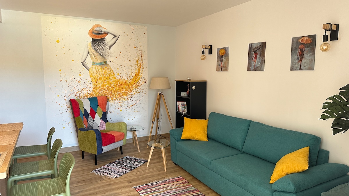 Top Airbnb: Air-Conditioned, Remarkably Beautiful Apartment in Arona