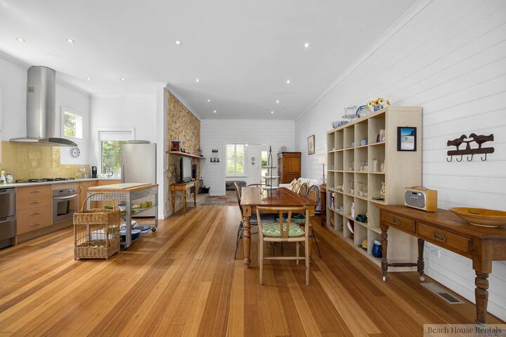 Rose Cottage Beach House in Sorrento gallery image 2