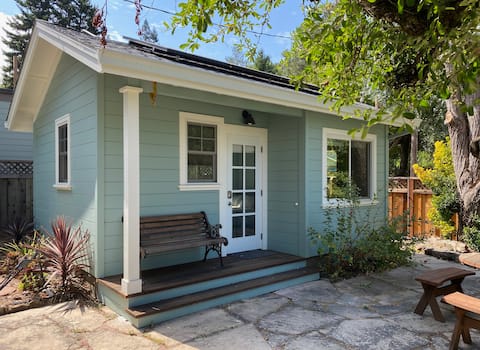 Fairfax Studio-style Cottage