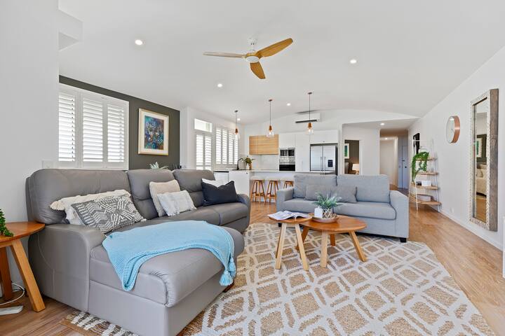 3 Bedroom Luxury Penthouse River Views gallery image 4