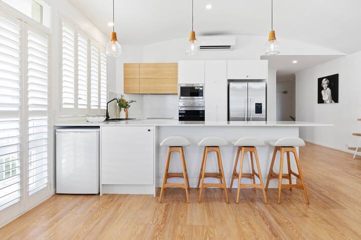 3 Bedroom Luxury Penthouse River Views gallery image 3