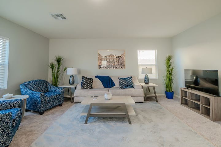 Lovely 5 Bed 3 Bath Home - Buckeye, AZ