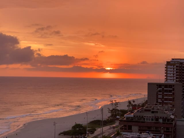 Vista Magnifica na Praia frente MAR Rio 2 qto Pepe
