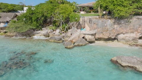 Quiet Luxury Villa on the Ocean