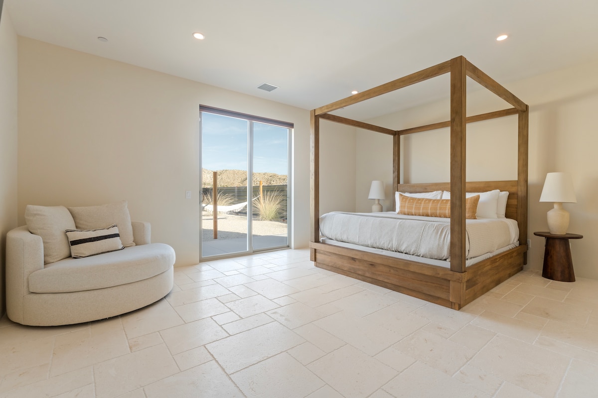 Main bedroom direct access to the back yard area.