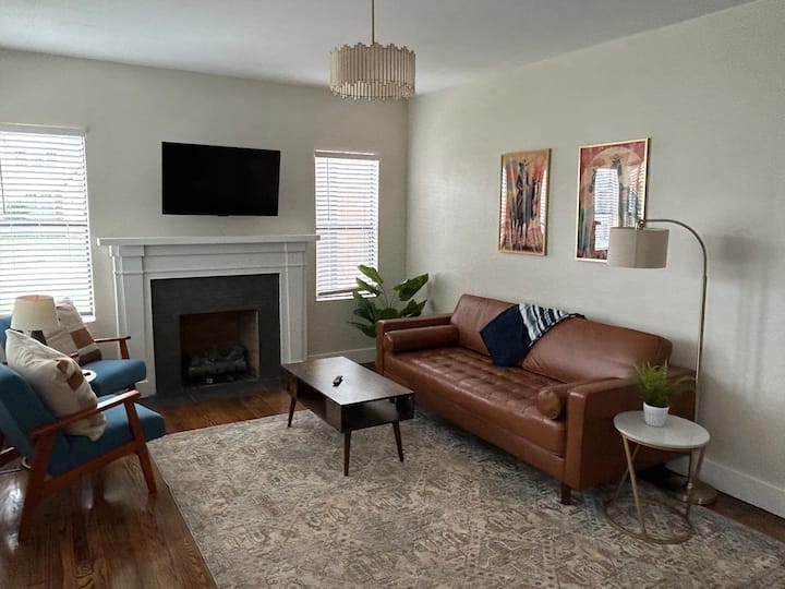 Bright And Airy Downstairs Condo - Oklahoma City