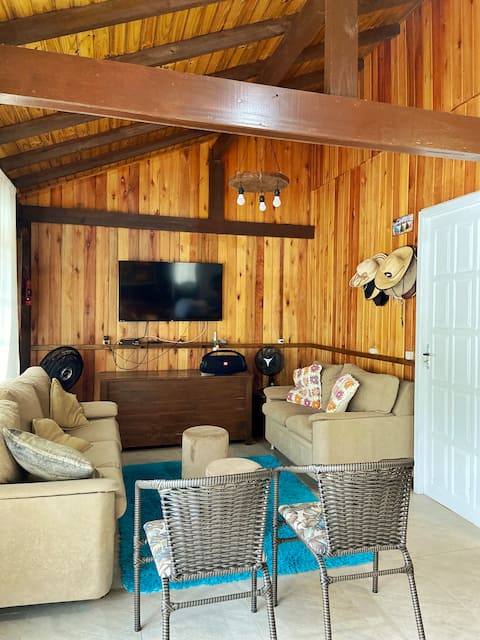 House with waterfall and nature to relax!