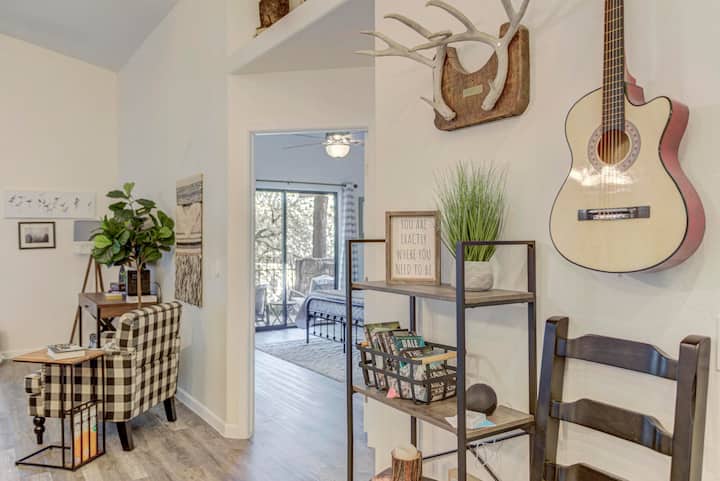 Bear Lake Cabins - 2-homes-in-1 Game & Movie Room - Payson, AZ