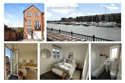Entire cosy home in Liverpool Marina