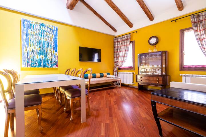 Ca dei Zoti 2 – San Marco with luggages room gallery image 2