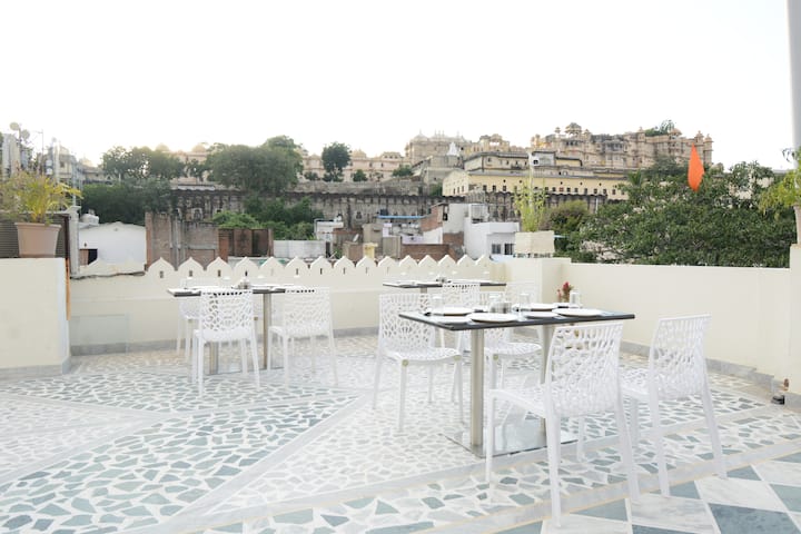 Hotel Jheel Mahal Near City Palace - 烏代浦