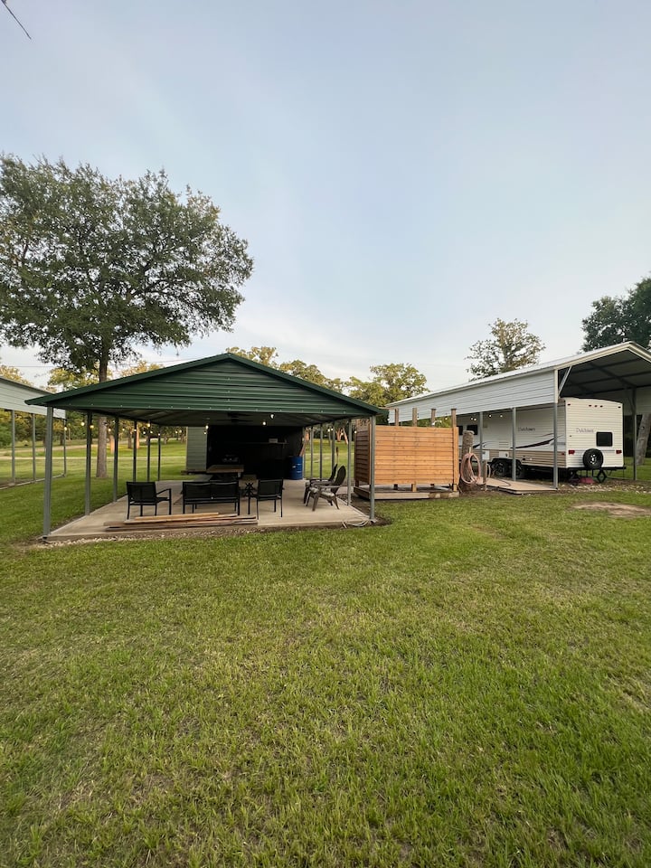 The Disconnect Campers/RVs for Rent in Somerville, Texas, United