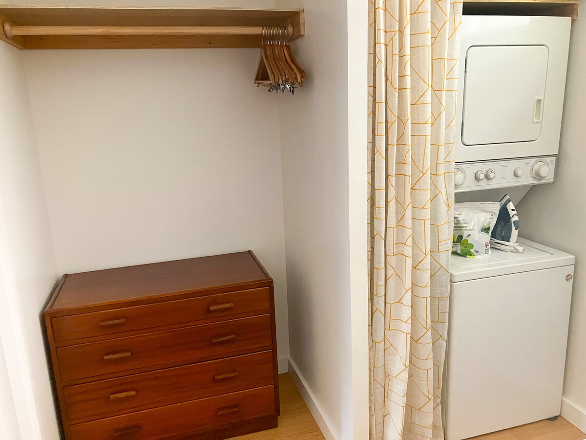 Cozy Casita with Covered Parking