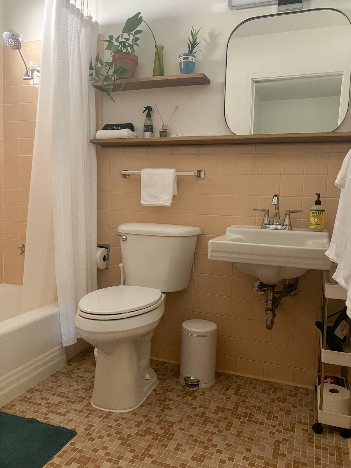 Cozy Casita with Covered Parking