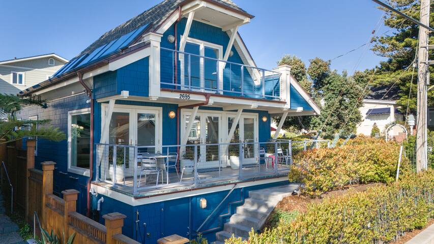 Beach Front Dream House! Hottub/E-Bikes/Surfboards gallery image 2