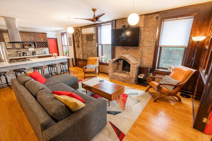 Private two bdrm w/ Rooftop Prime Park Slope gallery image 2