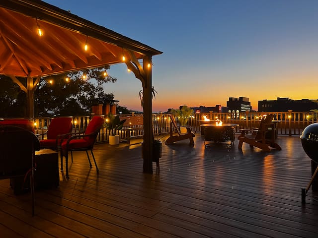 Private two bdrm w/ Rooftop Prime Park Slope