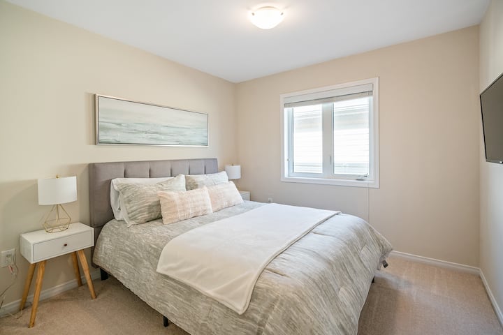 2nd Bedroom. 32" Smart TV