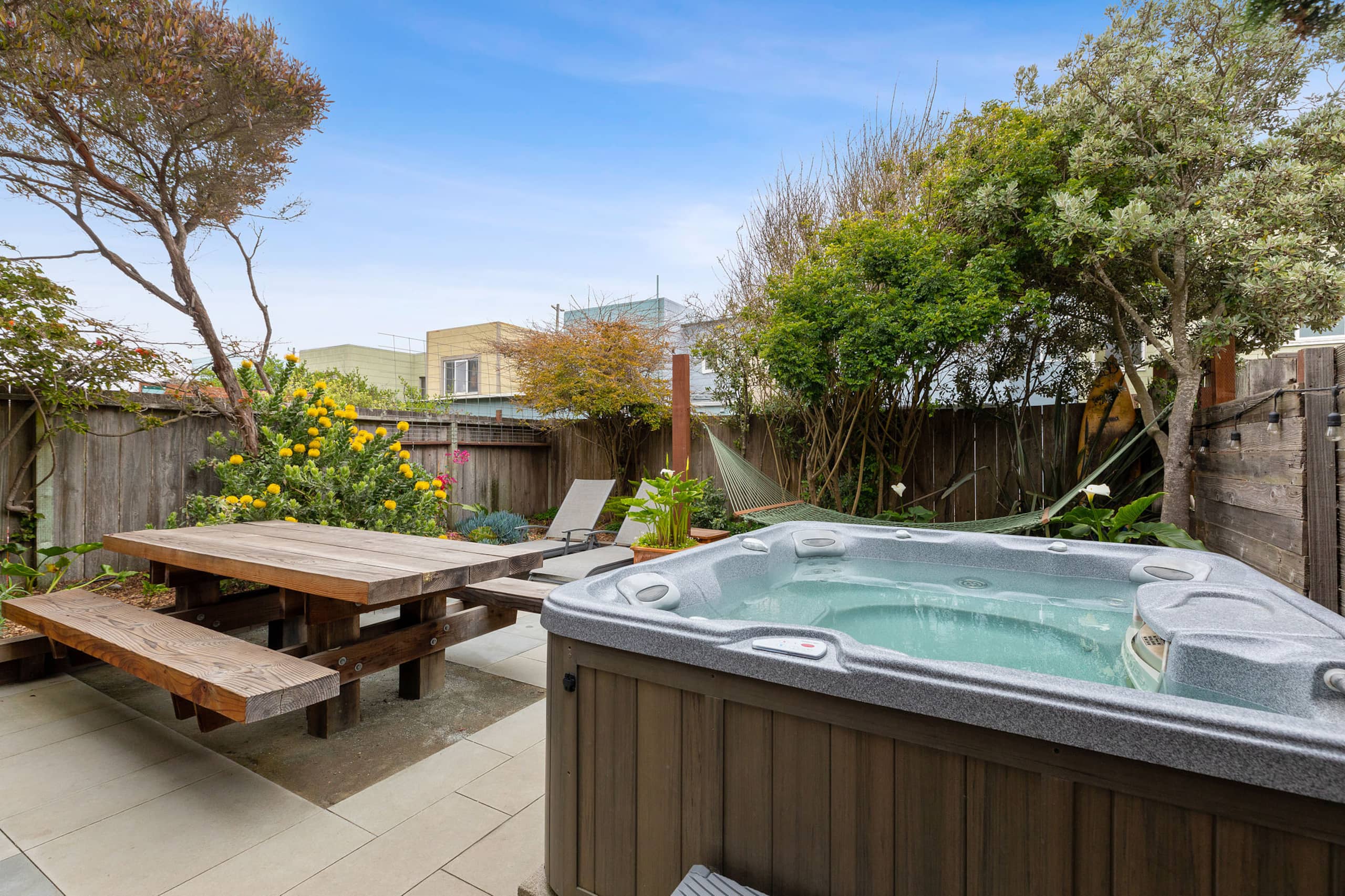 Home in San Francisco · ★4.7 · 4 bedrooms · 7 beds · 2 baths - Image 23