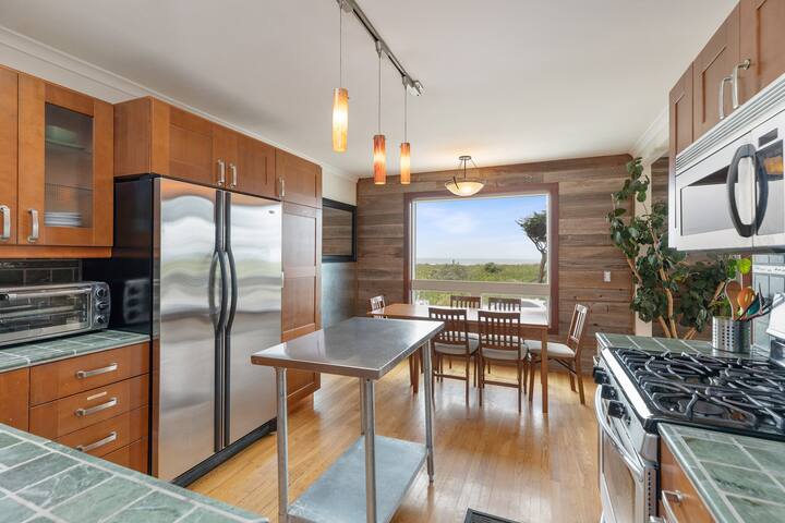 The Surf Shack – 6 beds, hot tub gallery image 4