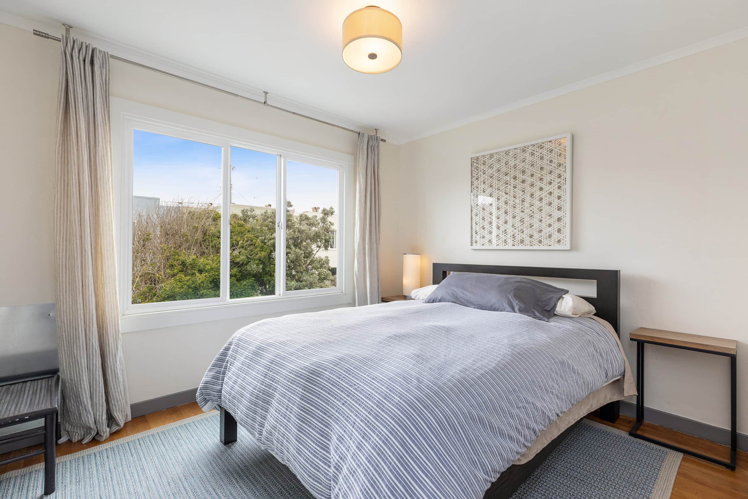 Home in San Francisco · ★4.7 · 4 bedrooms · 7 beds · 2 baths - Image 15