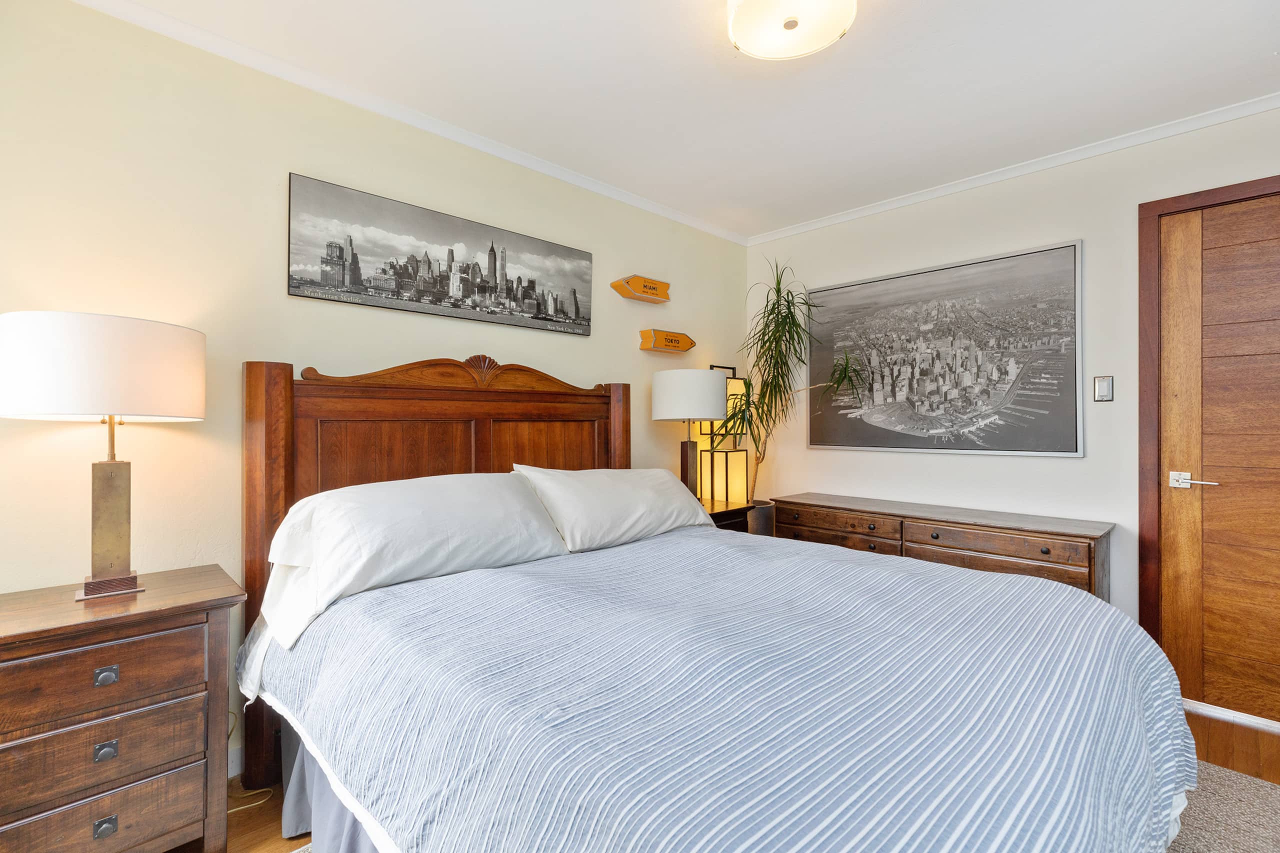 Home in San Francisco · ★4.7 · 4 bedrooms · 7 beds · 2 baths - Image 12
