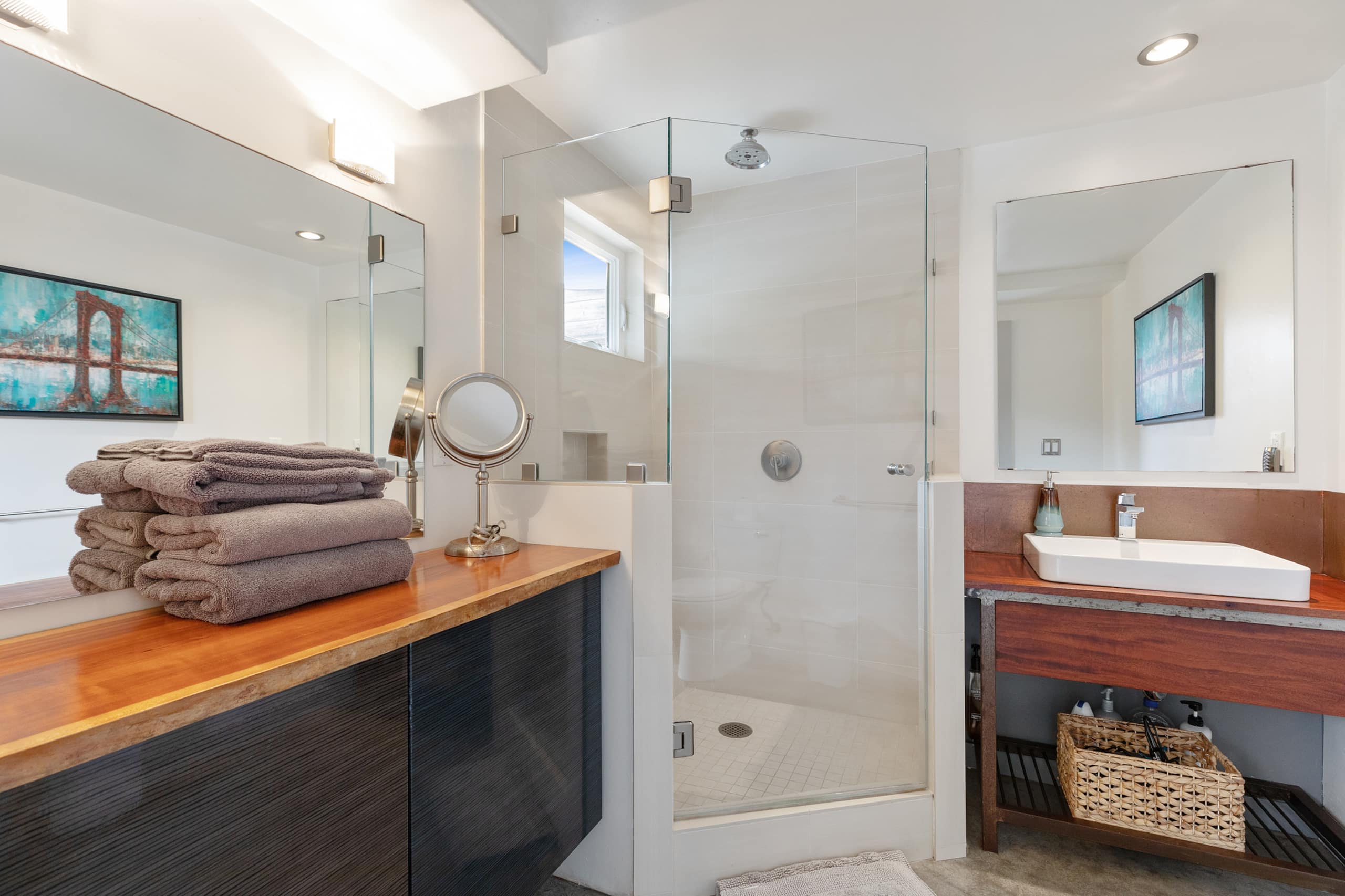 Home in San Francisco · ★4.7 · 4 bedrooms · 7 beds · 2 baths - Image 18
