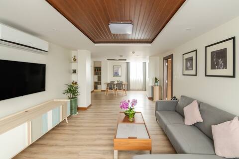 Penthouse Apt. near the tourist hotspot of Thamel