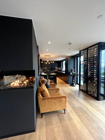 Exclusive designer apartment gallery image 5