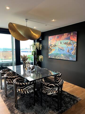 Exclusive designer apartment gallery image 3