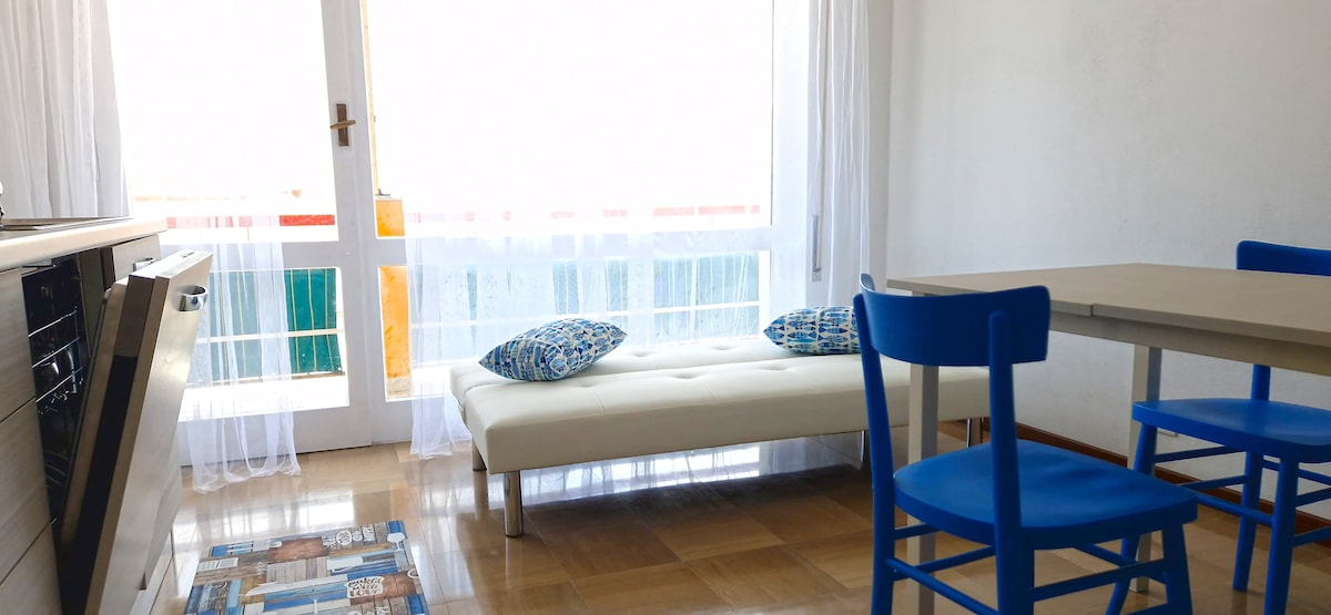 Leistungsstarkes Airbnb: 21A - Sea view a stone's throw from everything in Lavagna