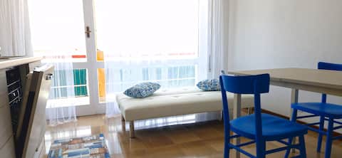 Top performing Airbnb: 21A - Sea view a stone's throw from everything in Lavagna