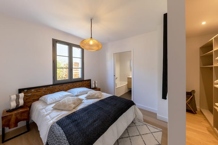 Suite parentale avec salle de bain attenante et dressing