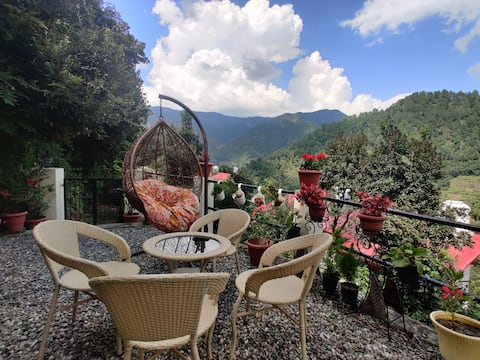 Kusumith Retreats | Oak & Kaafal -Pet friendly 4BR