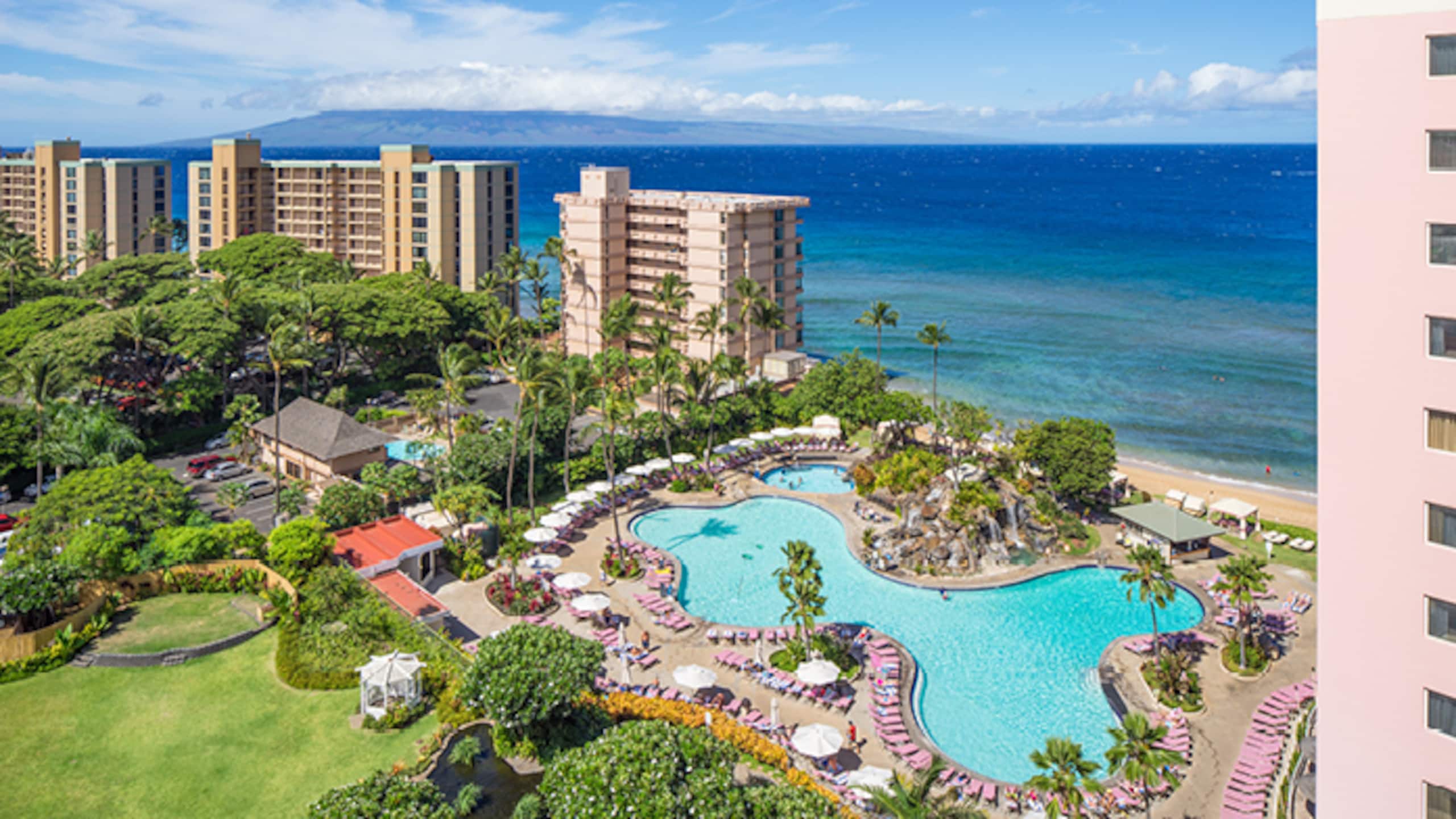 Hotel in Lahaina · ★4.86 · 1 bedroom · 2 beds · 1 shared bath - Image 2
