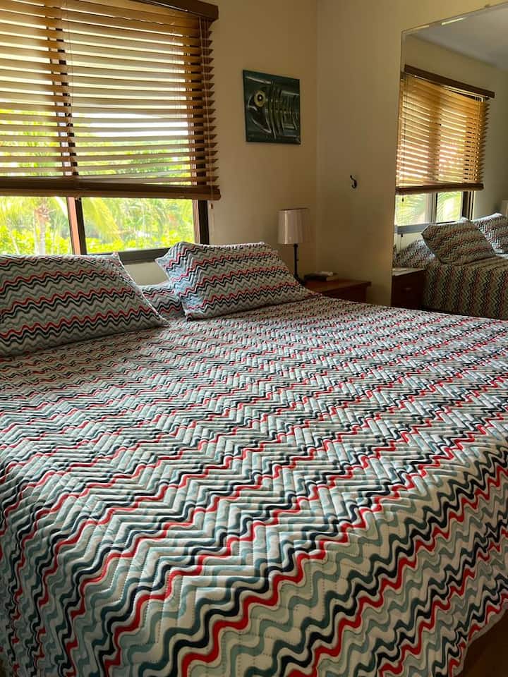 חדר שינה ראשי / מיטת קינג סייז