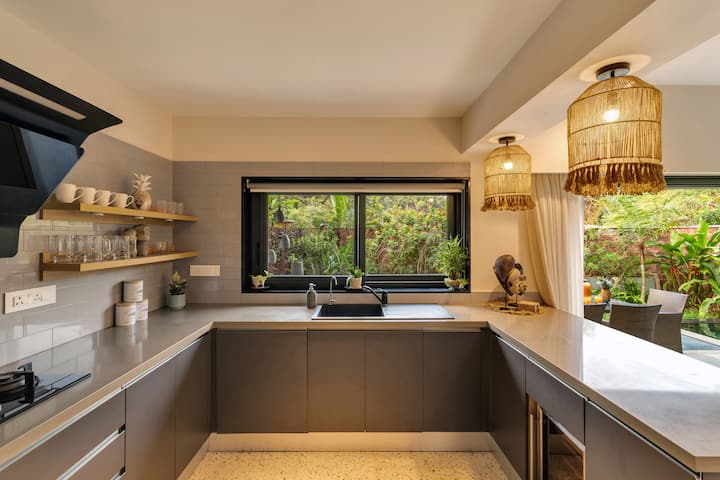 Fully equipped kitchen