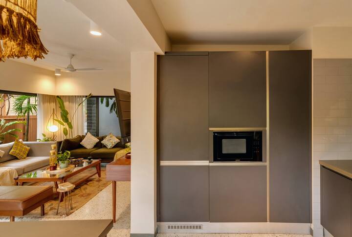 Fully equipped open kitchen