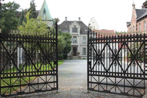 Living in a knight's estate
