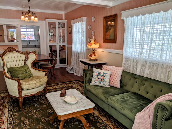 Turn-of-the-century Gem!  The Painted Lady. - Bisbee, AZ