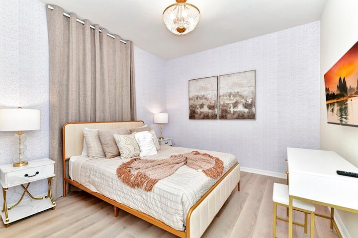 letto matrimoniale con smart TV