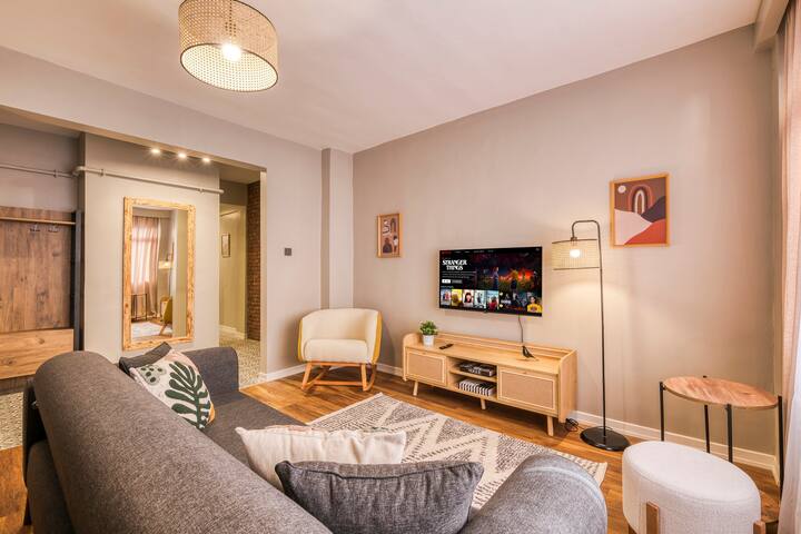 (12)Modern, 3BR, @Best Location! gallery image 2