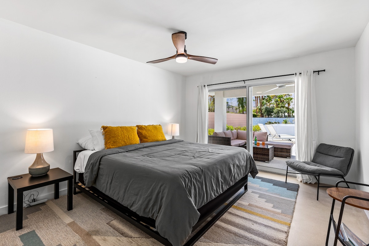 ห้องนอนใหญ่เตียงคิงไซส์