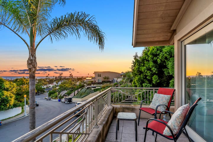 Ocean-View Mountaintop Getaway. Jacuzzi/Ping-Pong!