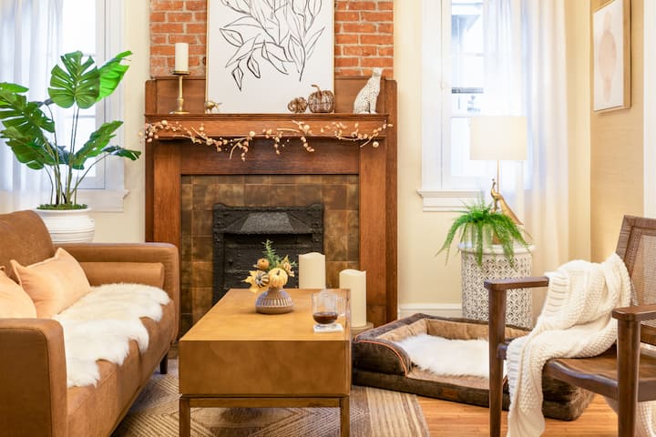 Პირველი სართულის სასტუმრო ოთახი