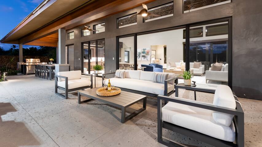 New Luxury Home w/ Private Pool & Spa in Nohea gallery image 4