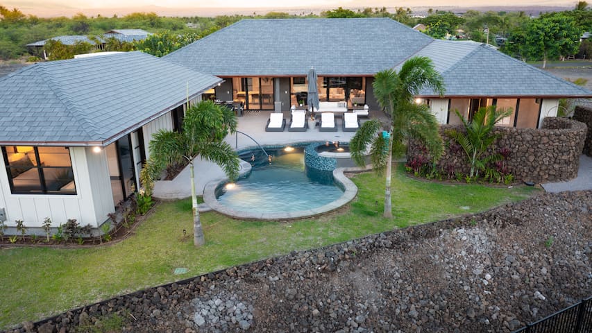 New Luxury Home w/ Private Pool & Spa in Nohea