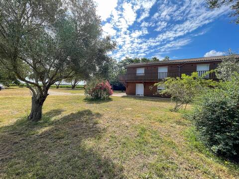 House in the heart of the Médoc