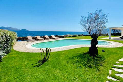Villa Giava - beachfront villa - holidays